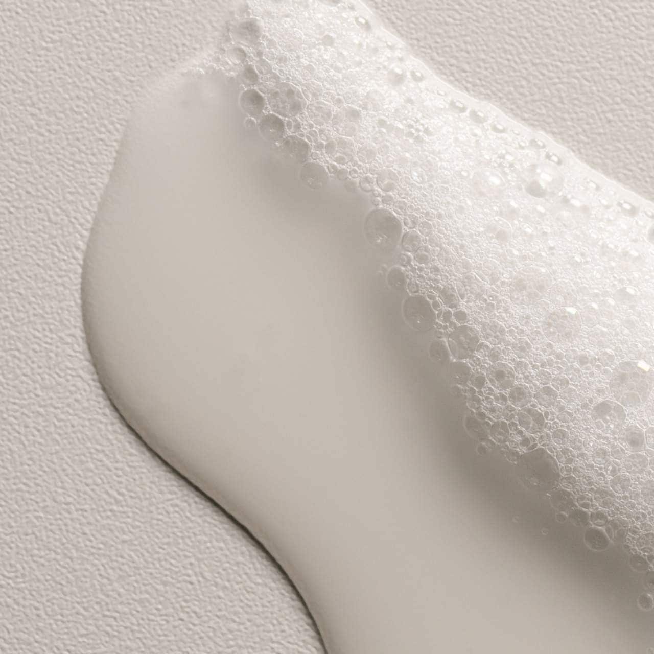 a sample of foamed oi shampoo